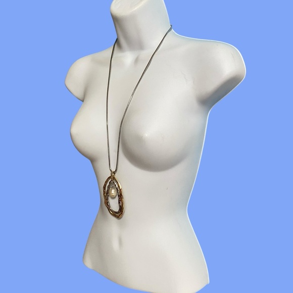 Mixed Metals Pearl Dangle On Long Serpentine Chain Necklace - Picture 4 of 8